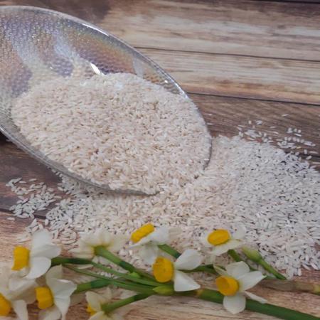 شناخت خصوصیات بهترین برنج عنبر بو موجود در بازار