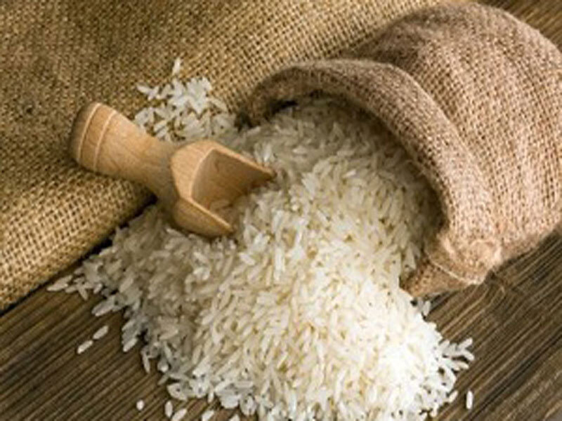قیمت برنج عنبر بو در فروشگاه رفاه